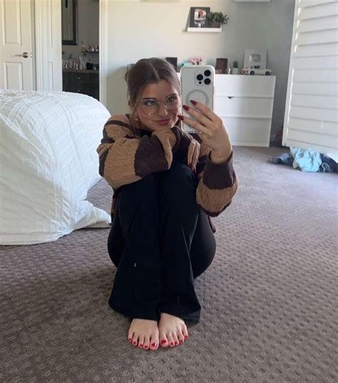 brooke monk feet|Brooke monk mirror pic : r/TikTokFeet